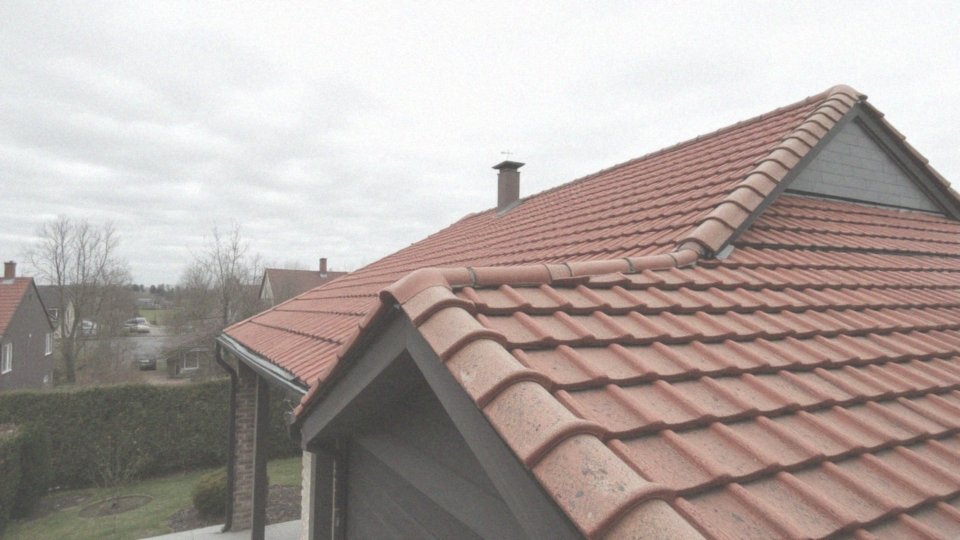 Jak zapobiegać przeciekaniu dachu garażu?